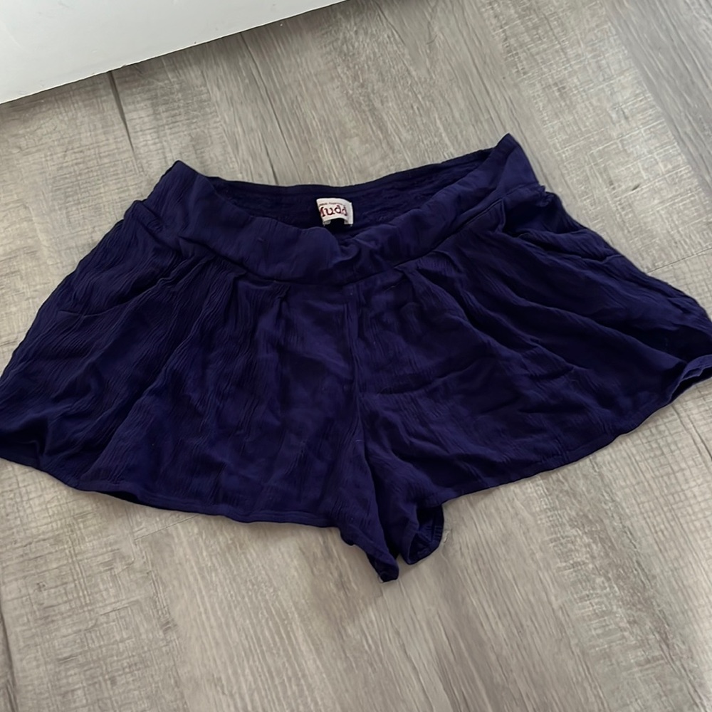 Small flowy shorts
